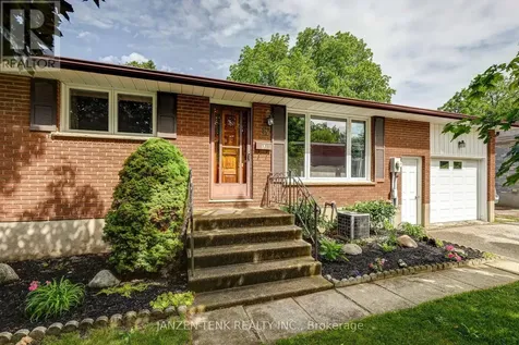 17 St Andrew Street Aylmer ON N5H 2M9