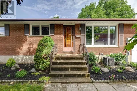 17 St Andrew Street Aylmer ON N5H 2M9