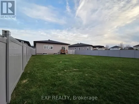92 Chateauguay Street Russell ON K0A 1W0