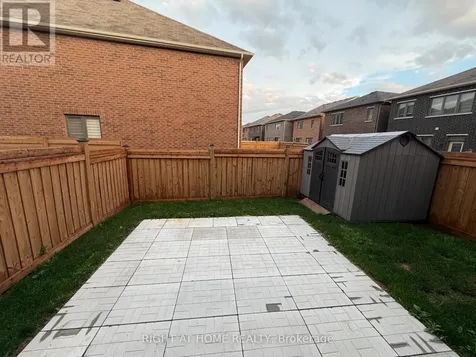 17 Lockyer Drive Whitby ON L1P 0M1