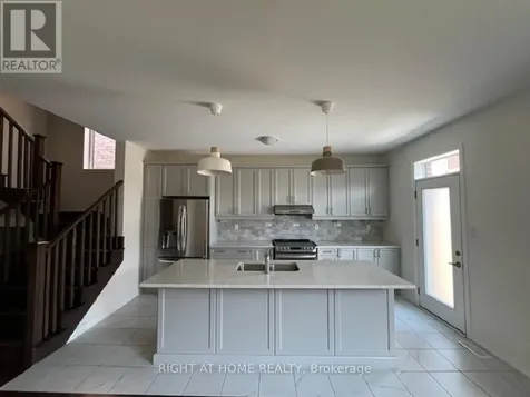 17 Lockyer Drive Whitby ON L1P 0M1