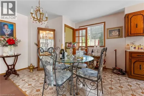 202 Ray Street North Hamilton ON L8R 2Y2