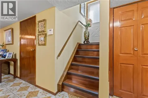 202 Ray Street North Hamilton ON L8R 2Y2