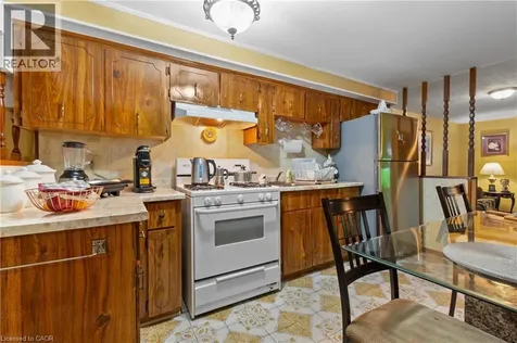 202 Ray Street North Hamilton ON L8R 2Y2
