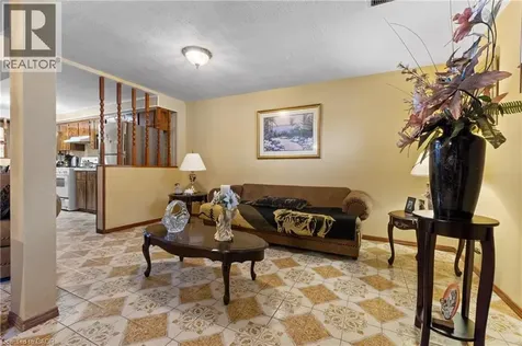 202 Ray Street North Hamilton ON L8R 2Y2