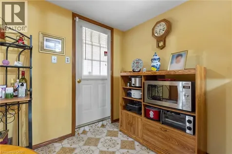 202 Ray Street North Hamilton ON L8R 2Y2