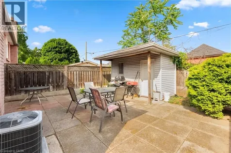 202 Ray Street North Hamilton ON L8R 2Y2