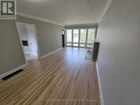 30 Sunnycrest Drive Ottawa ON K2E 5Y2