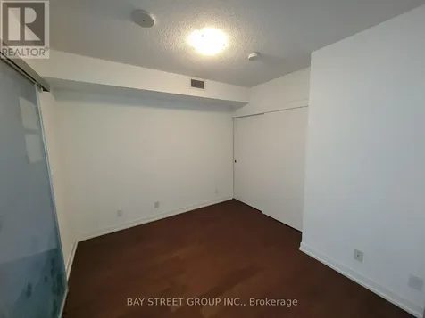 10 Willison Square Toronto (kensington-chinatown) ON M5T 0A8