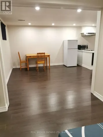 40 Green Bush Road Toronto (newtonbrook West) ON M2M 1P3