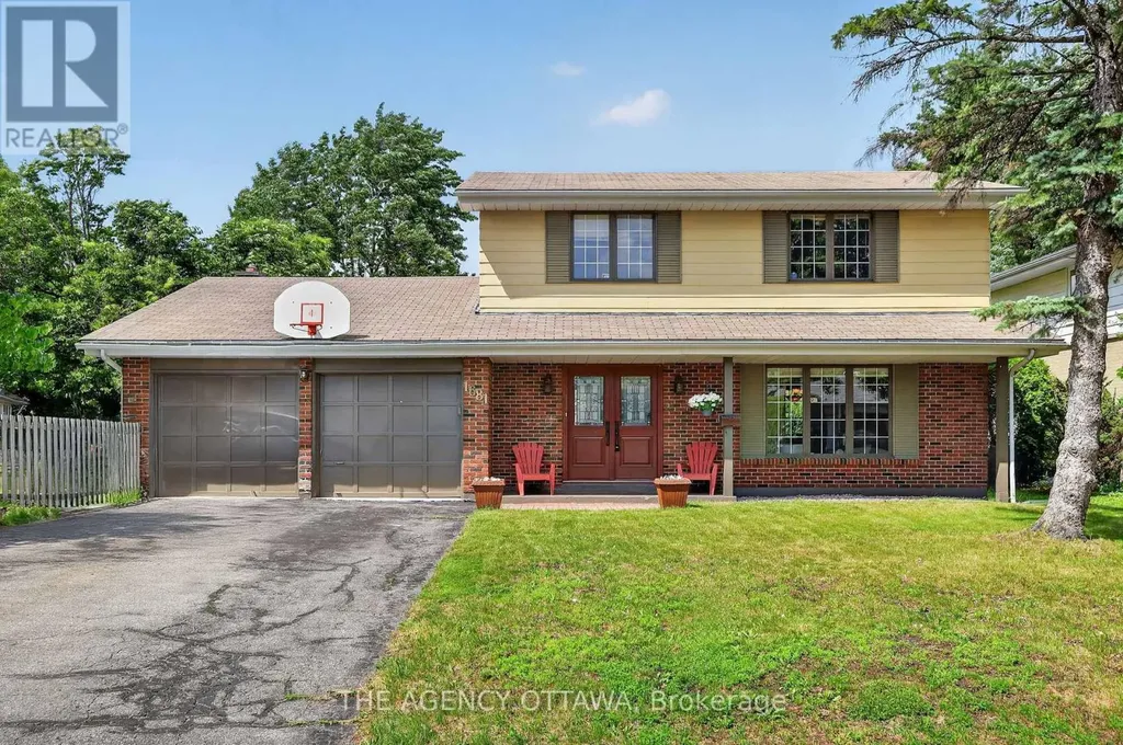 1681 Amberdale Crescent Ottawa ON K1H 7B2