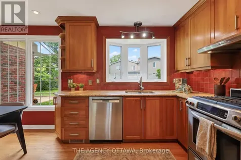 1681 Amberdale Crescent Ottawa ON K1H 7B2