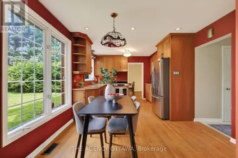 1681 Amberdale Crescent Ottawa ON K1H 7B2