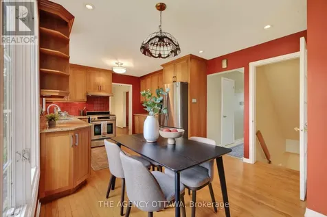 1681 Amberdale Crescent Ottawa ON K1H 7B2