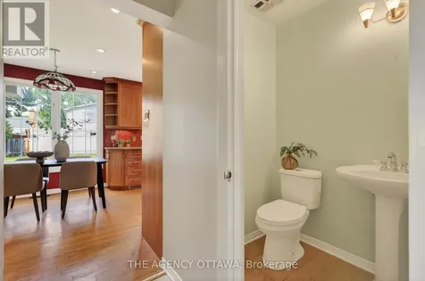 1681 Amberdale Crescent Ottawa ON K1H 7B2