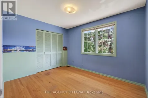 1681 Amberdale Crescent Ottawa ON K1H 7B2