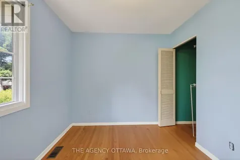 1681 Amberdale Crescent Ottawa ON K1H 7B2