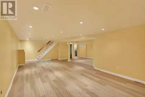 1681 Amberdale Crescent Ottawa ON K1H 7B2