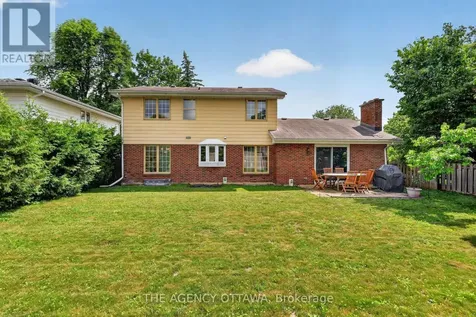 1681 Amberdale Crescent Ottawa ON K1H 7B2