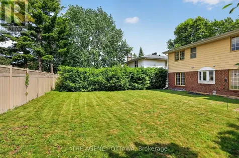 1681 Amberdale Crescent Ottawa ON K1H 7B2