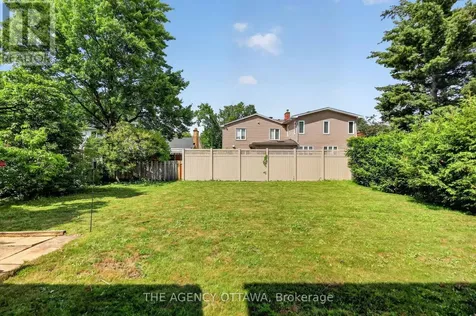 1681 Amberdale Crescent Ottawa ON K1H 7B2