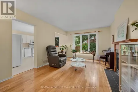 14 Inwood Drive Ottawa ON K2M 1Z5