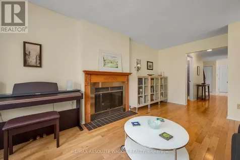 14 Inwood Drive Ottawa ON K2M 1Z5