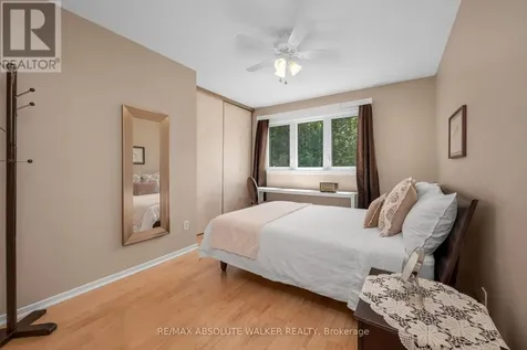 14 Inwood Drive Ottawa ON K2M 1Z5
