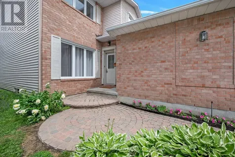 14 Inwood Drive Ottawa ON K2M 1Z5