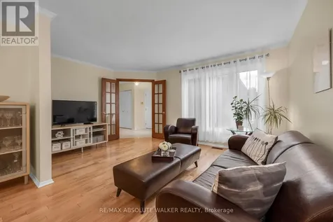 14 Inwood Drive Ottawa ON K2M 1Z5