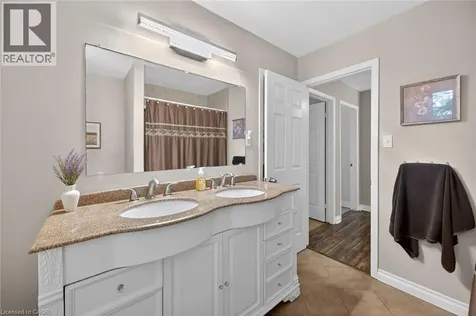 25 Inverness Avenue Hamilton ON L9C 1A1