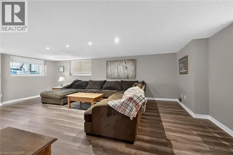 25 Inverness Avenue Hamilton ON L9C 1A1
