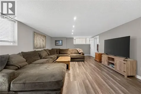 25 Inverness Avenue Hamilton ON L9C 1A1