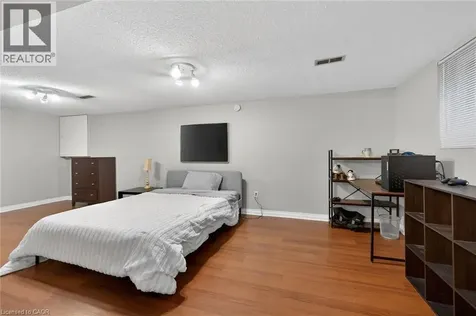 25 Inverness Avenue Hamilton ON L9C 1A1