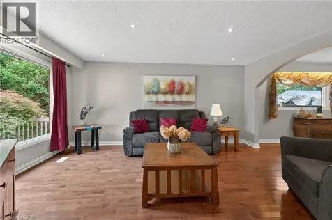 25 Inverness Avenue Hamilton ON L9C 1A1