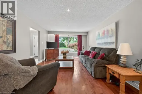 25 Inverness Avenue Hamilton ON L9C 1A1
