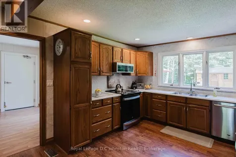 471 Eckford Avenue Saugeen Shores ON N0H 2L0