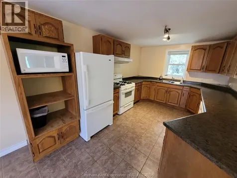 410E Concession Rd. 8 Road East Kingsville ON N0P 2G0