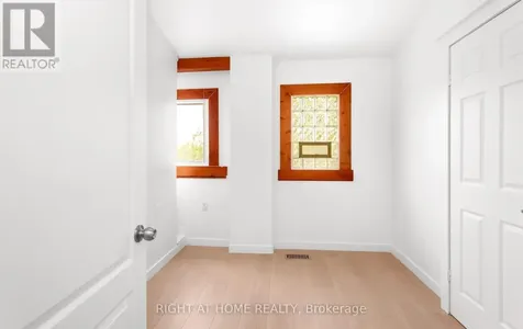 193 Madison Avenue South Kitchener ON N2G 3M7