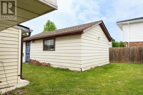 43 Dyer Street St. Thomas ON N5R 5K2