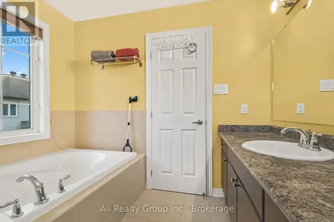 3022 Freshwater Way Ottawa ON K2J 3V5