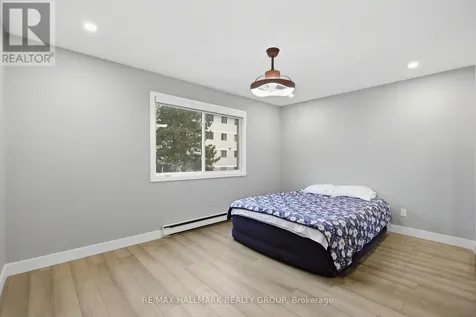 218 Viewmount Drive Ottawa ON K2E 7X5