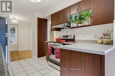 325 Applecross Crescent Ottawa ON K2K 0C4