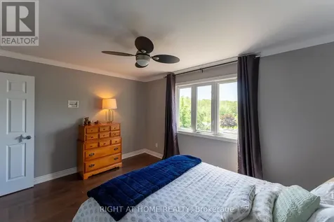 1660 Moyer Avenue Innisfil (alcona) ON L9S 1S8