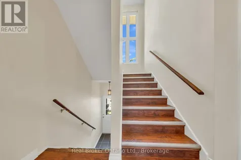 49 Rhonda Road Guelph (willow West/sugarbush/west Acres) ON N1H 7A4