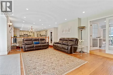 11 Highgrove Court Cambridge ON N3H 4R8