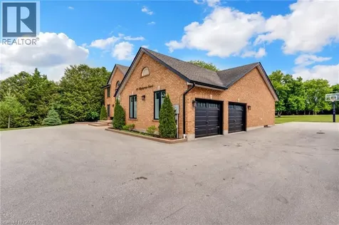 11 Highgrove Court Cambridge ON N3H 4R8