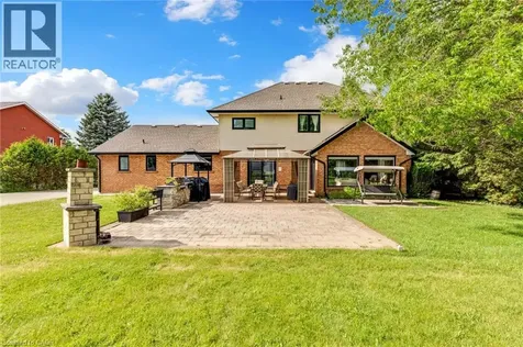 11 Highgrove Court Cambridge ON N3H 4R8