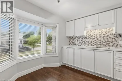 207 Auburn Drive Waterloo ON N2K 3T1