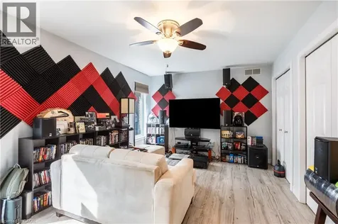 907 Doon Village Road Kitchener ON N2P 1A1
